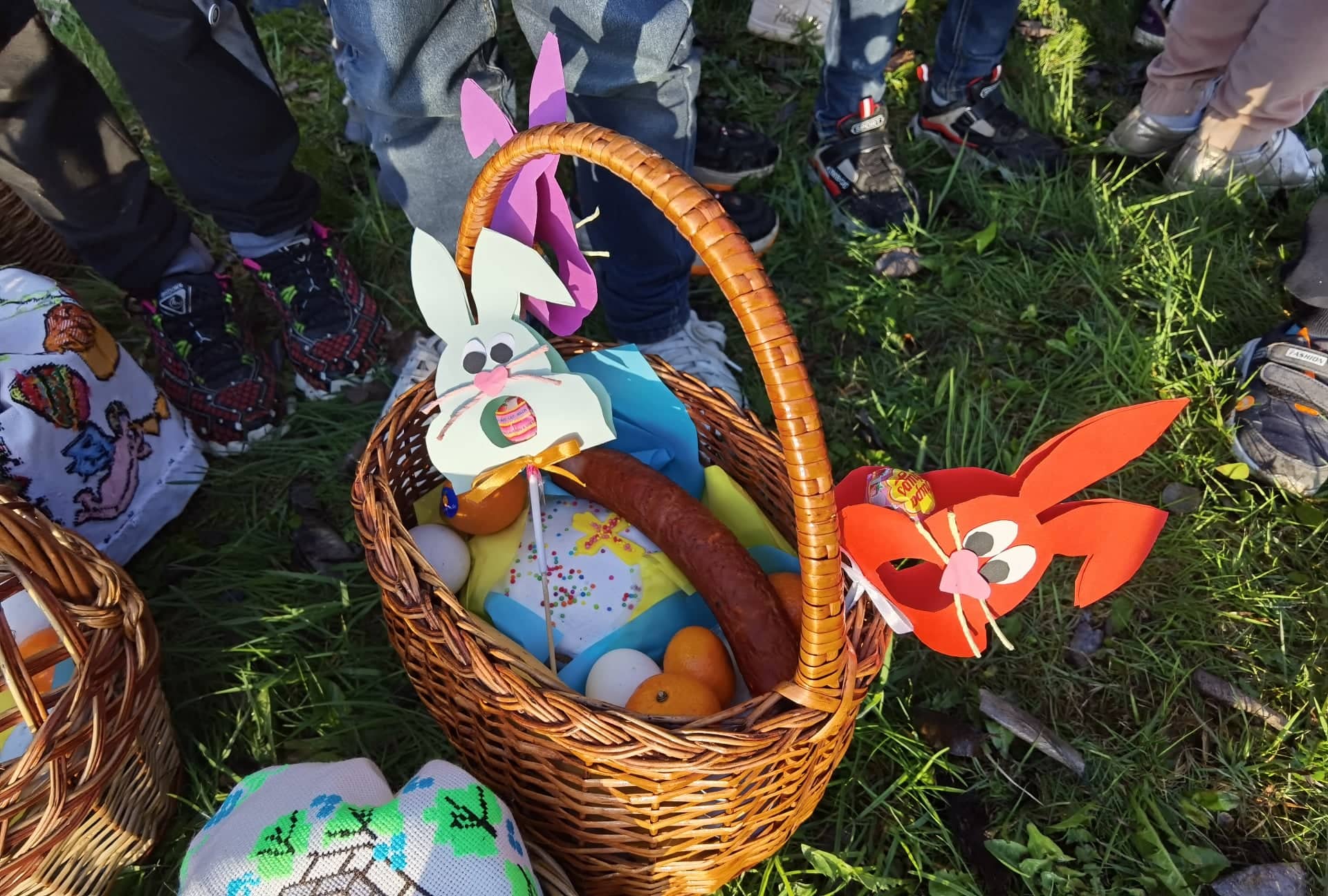 Wielkanocne zajączki przygotowane przez naszych uczniów i przedszkolaków!